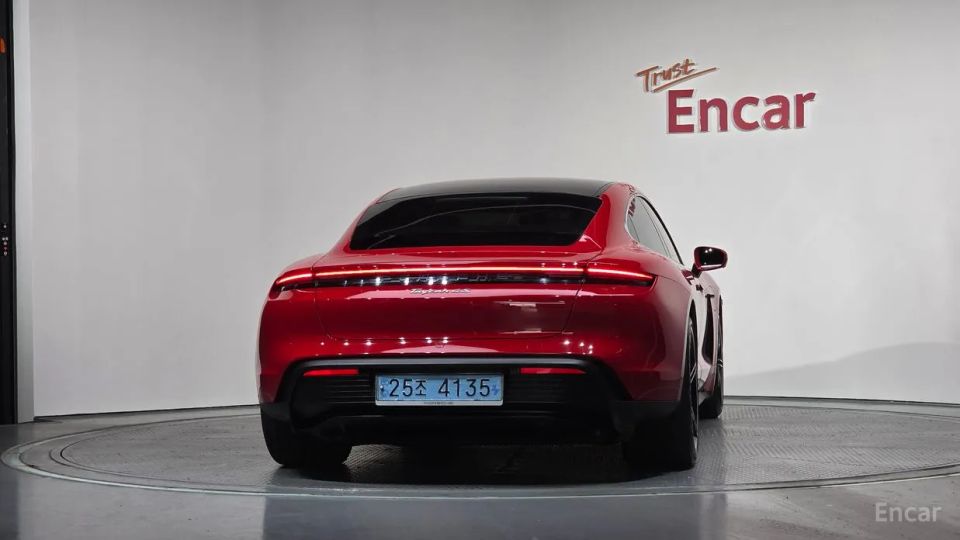 Porsche Taycan