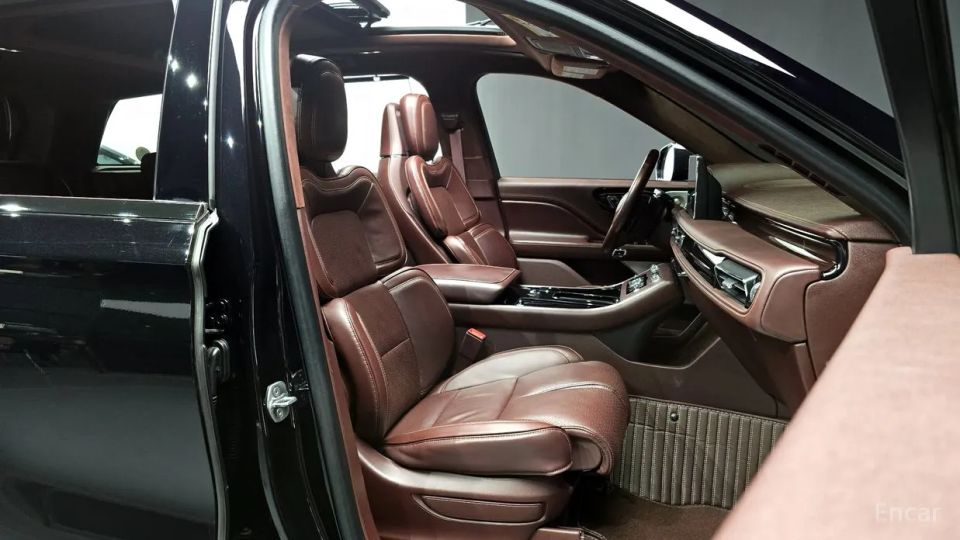 Lincoln Aviator