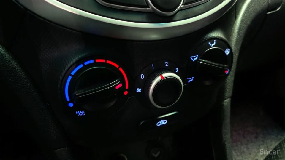 Hyundai Accent