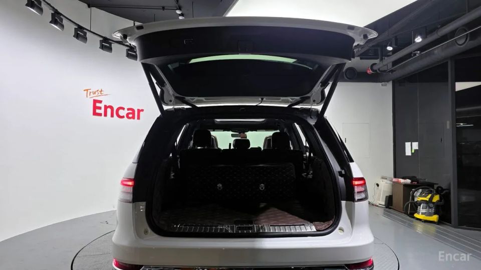 Lincoln Aviator