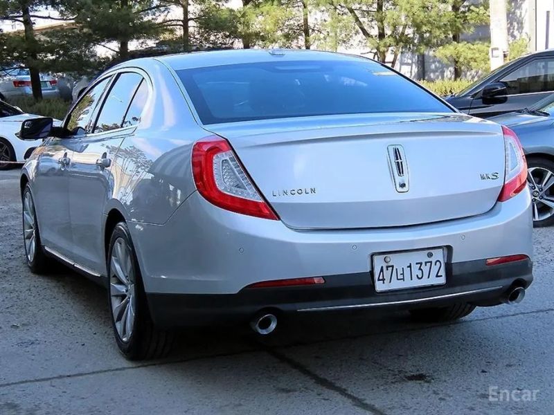 Lincoln MKS