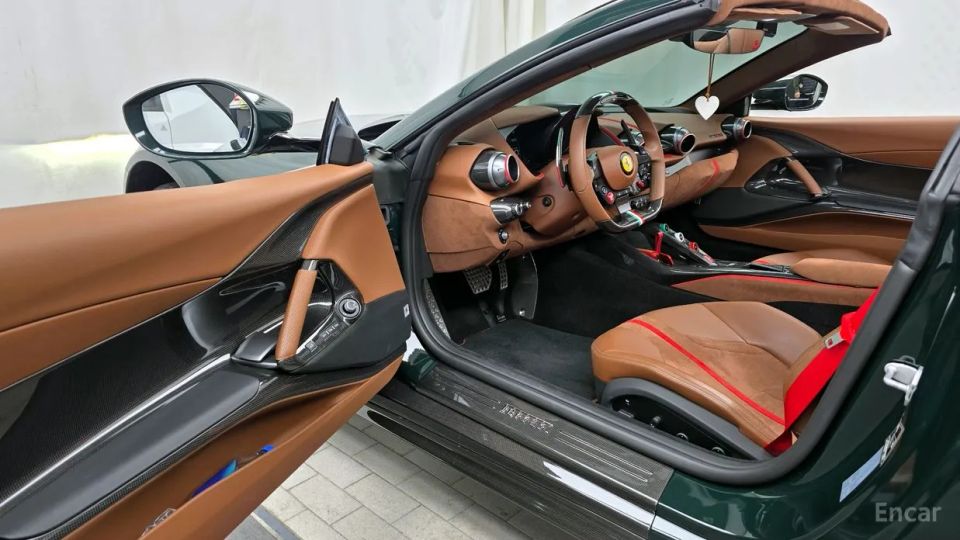 Ferrari 812