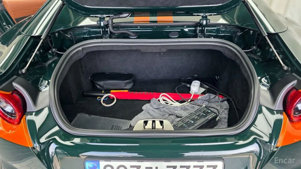 Ferrari 812