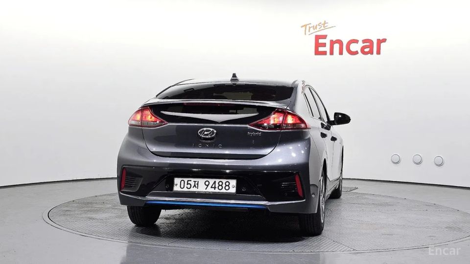 Hyundai Ioniq