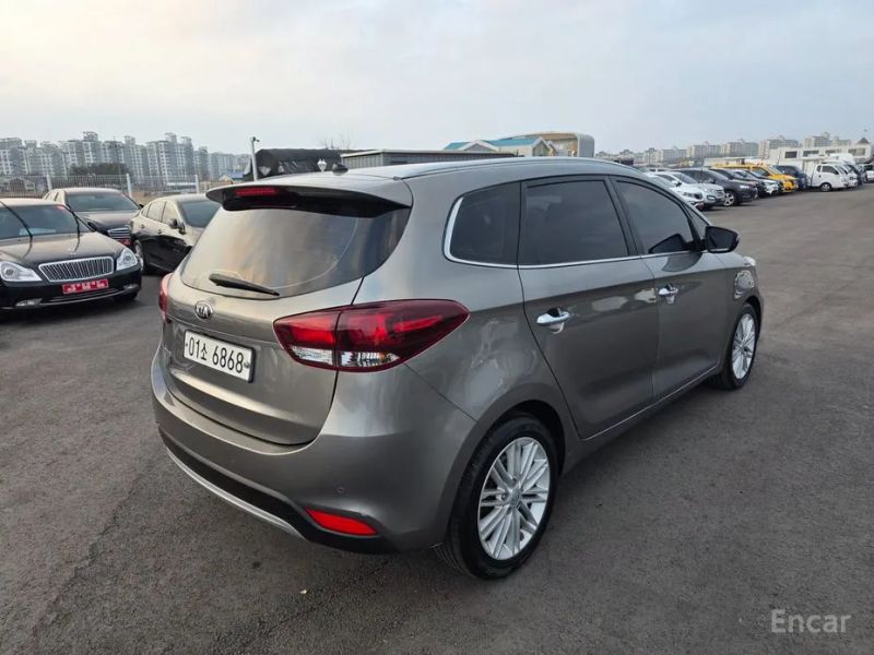 Kia Carens