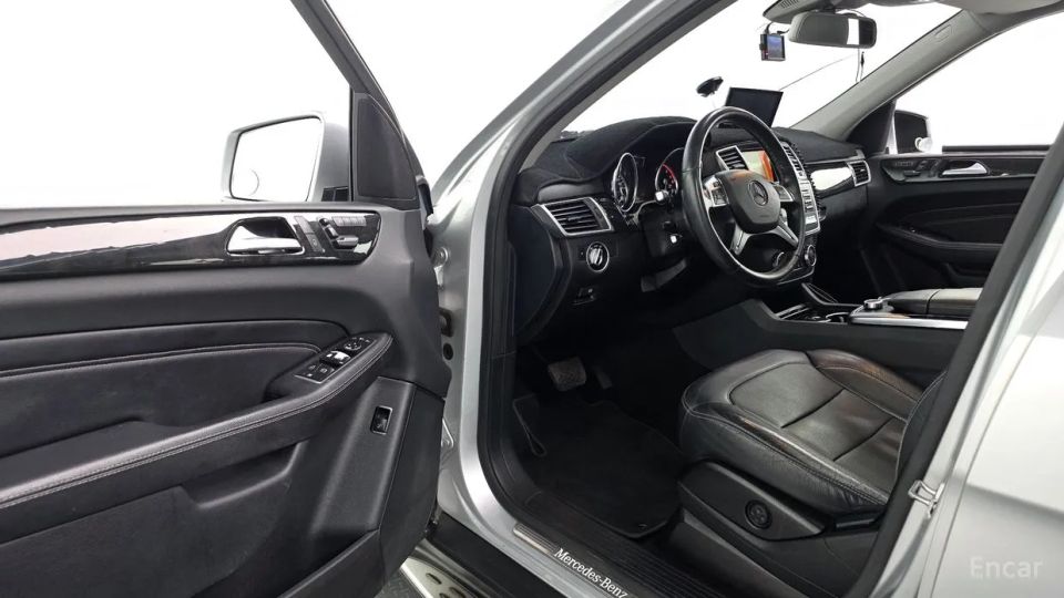 Mercedes-Benz M-class
