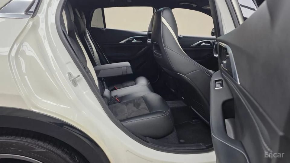 Infiniti Q30