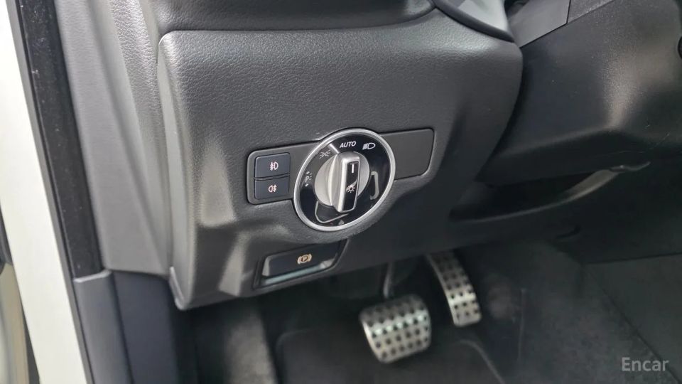 Infiniti Q30