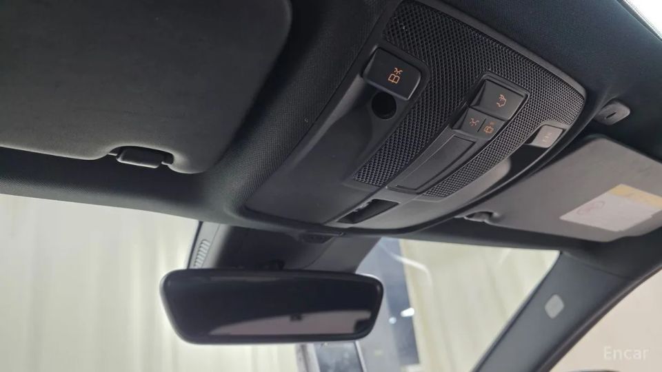 Infiniti Q30