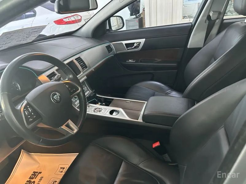 Jaguar xf