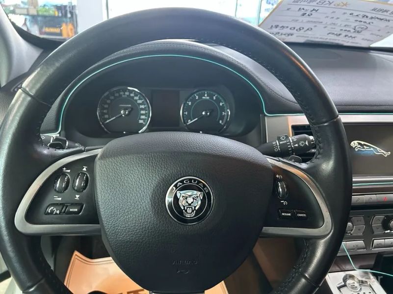 Jaguar xf