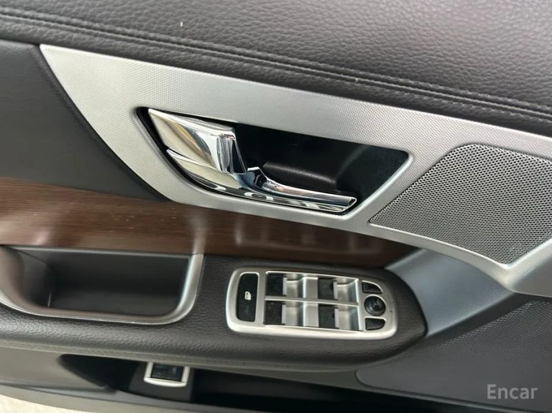 Jaguar xf
