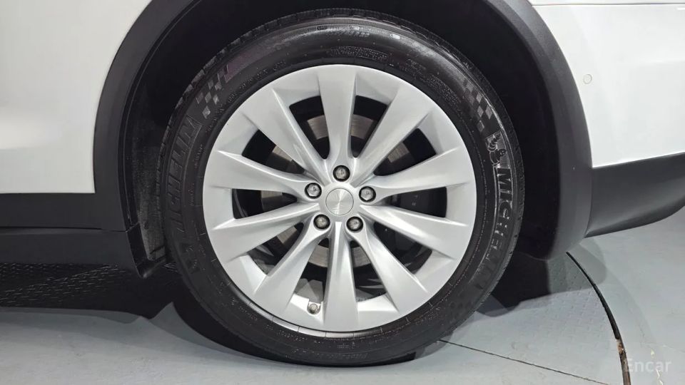 Tesla model-x
