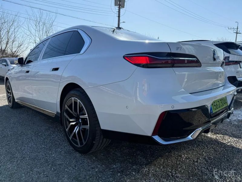 Bmw i7