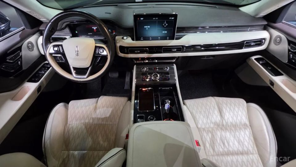 Lincoln Aviator