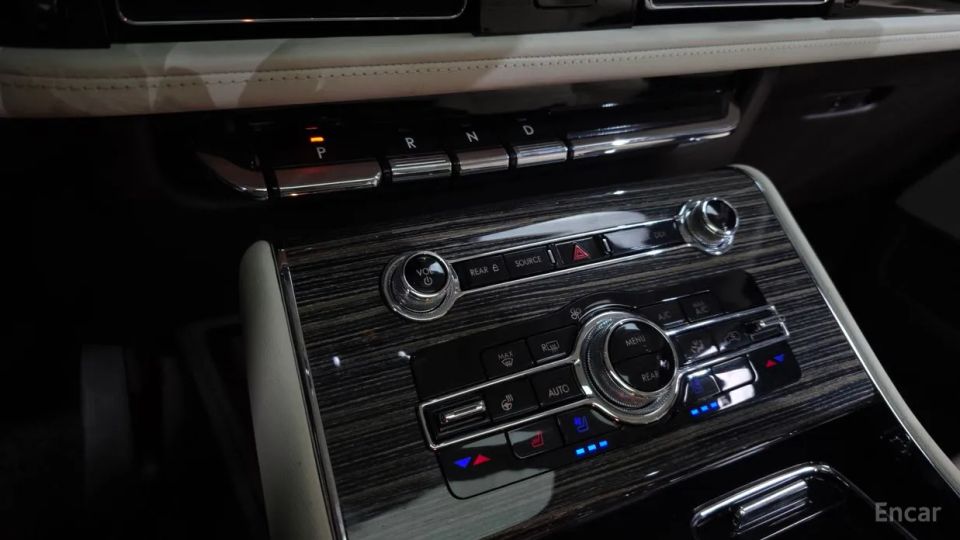 Lincoln Aviator