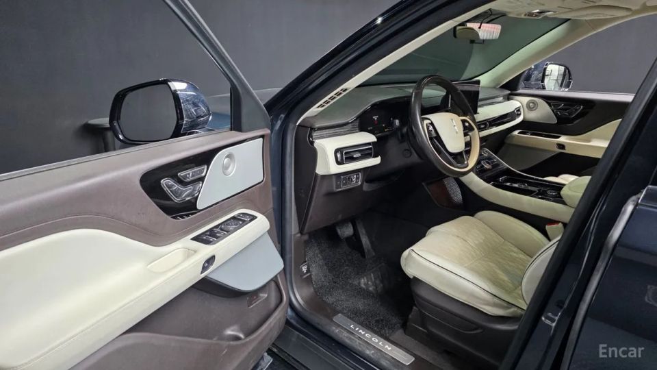 Lincoln Aviator