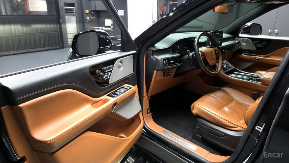 Lincoln Aviator
