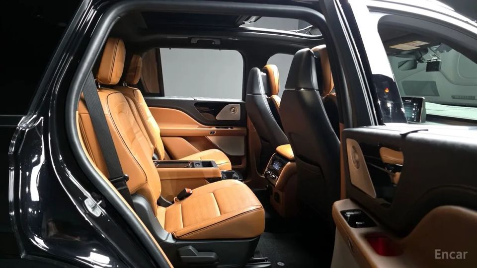Lincoln Aviator