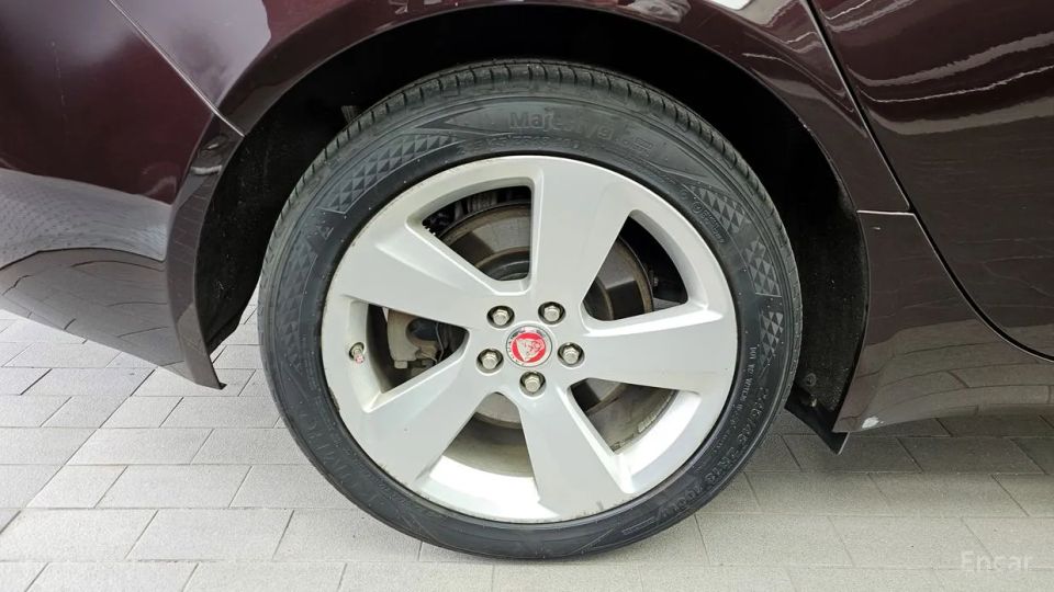 Jaguar xf