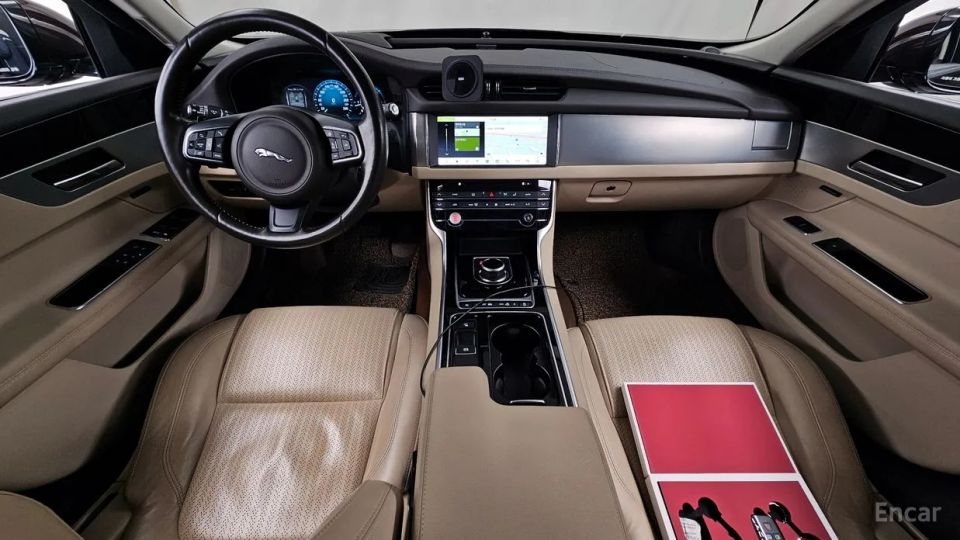 Jaguar xf