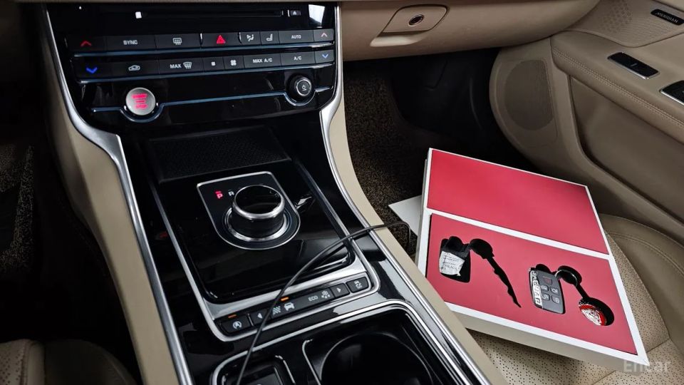 Jaguar xf