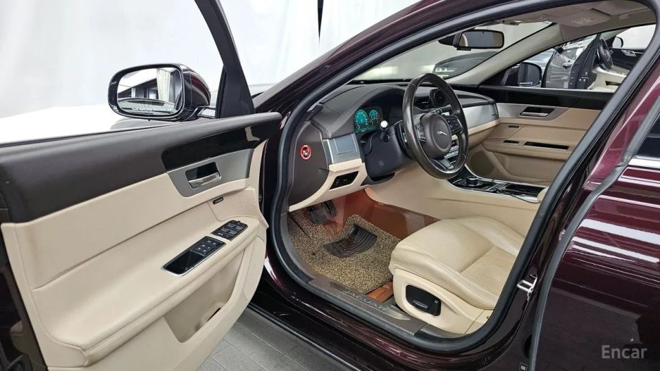Jaguar xf