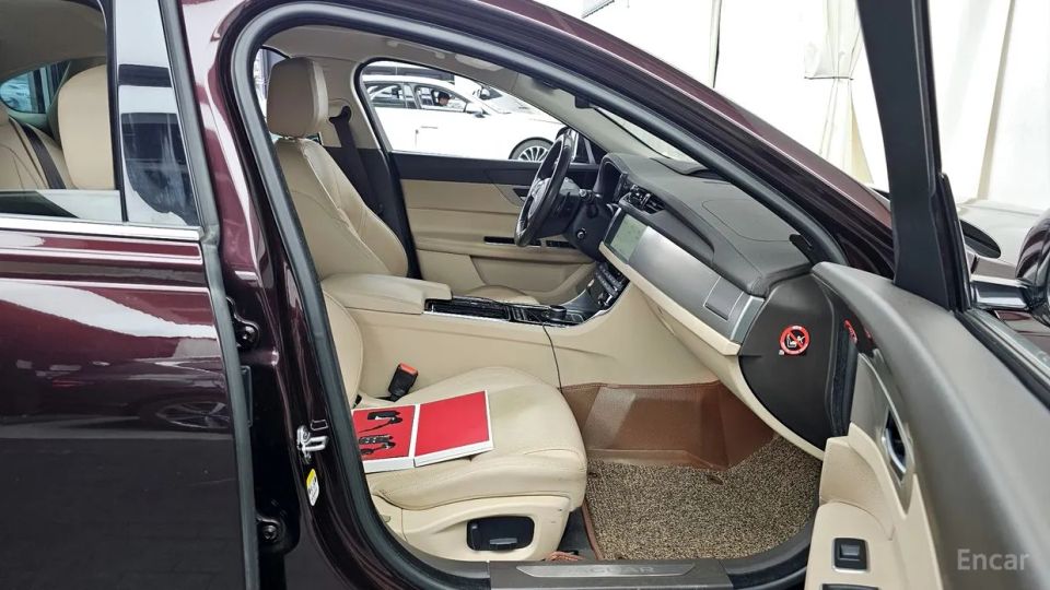 Jaguar xf