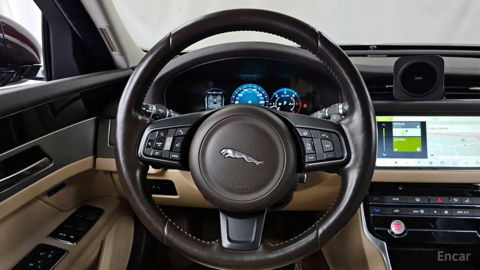 Jaguar xf
