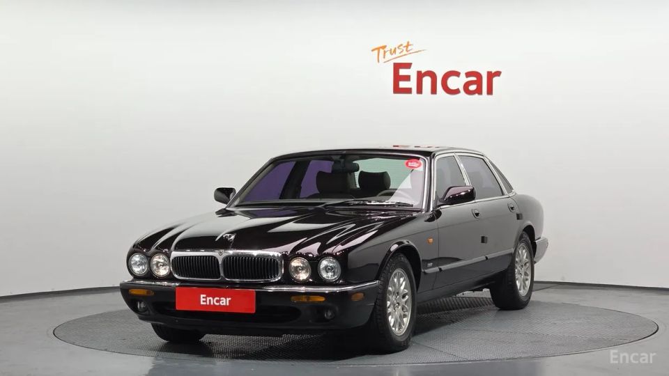 Jaguar XJ-8