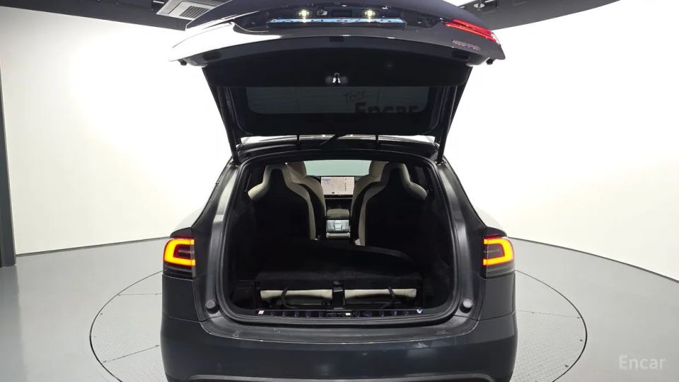 Tesla model-x