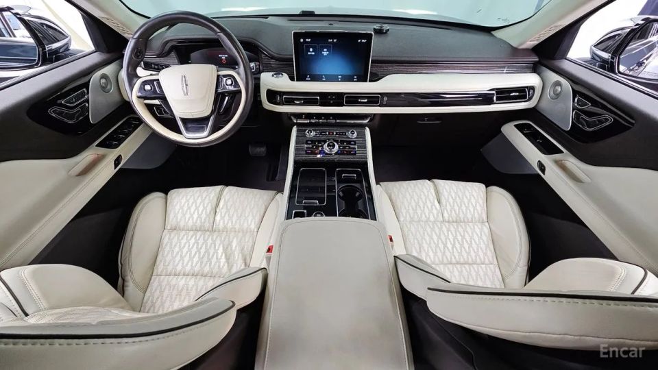 Lincoln Aviator