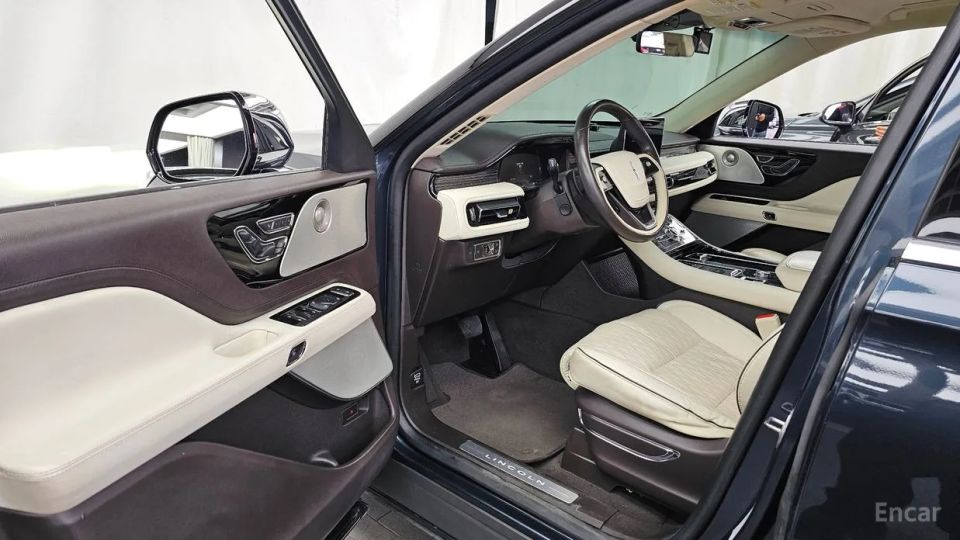 Lincoln Aviator