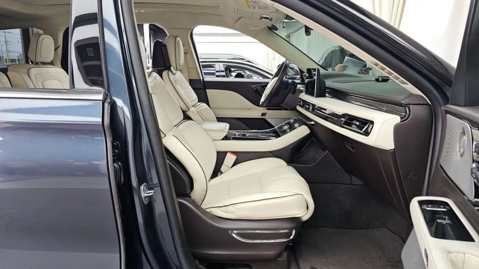 Lincoln Aviator