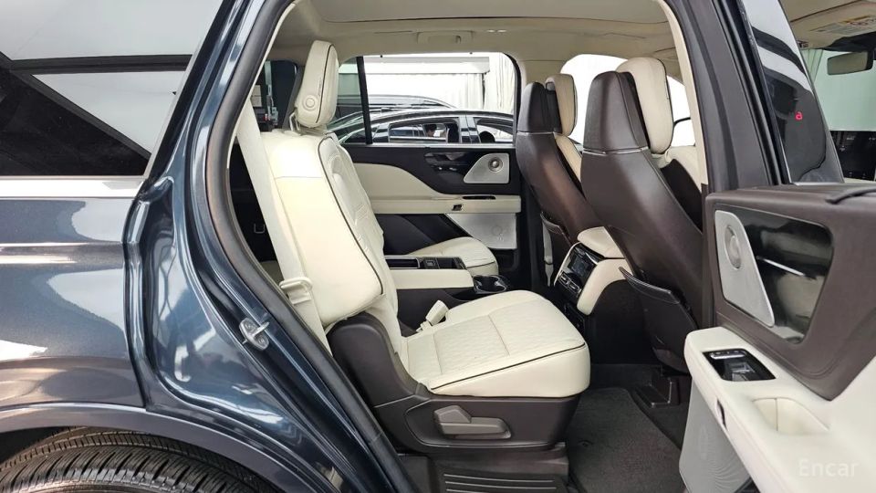 Lincoln Aviator