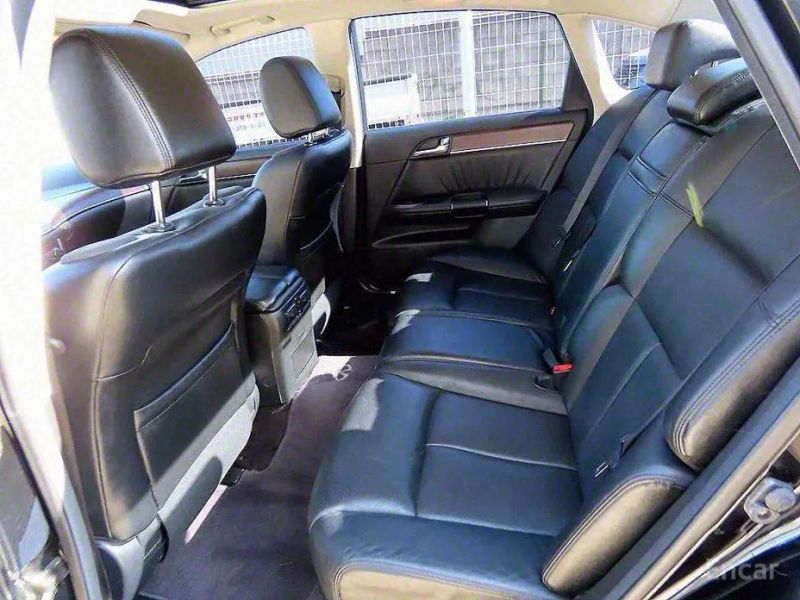 Infiniti M