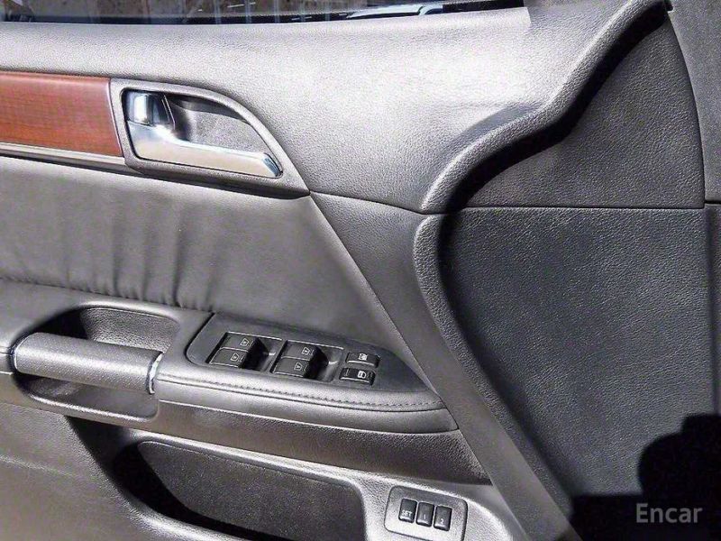 Infiniti M