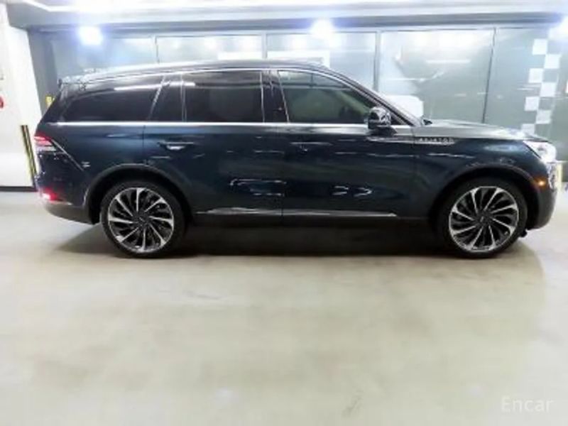 Lincoln Aviator