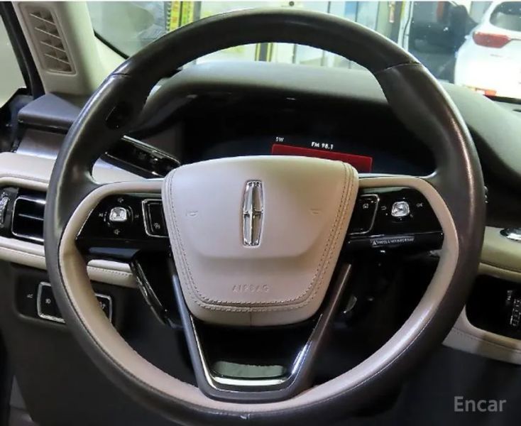 Lincoln Aviator