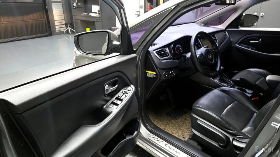 Kia Carens