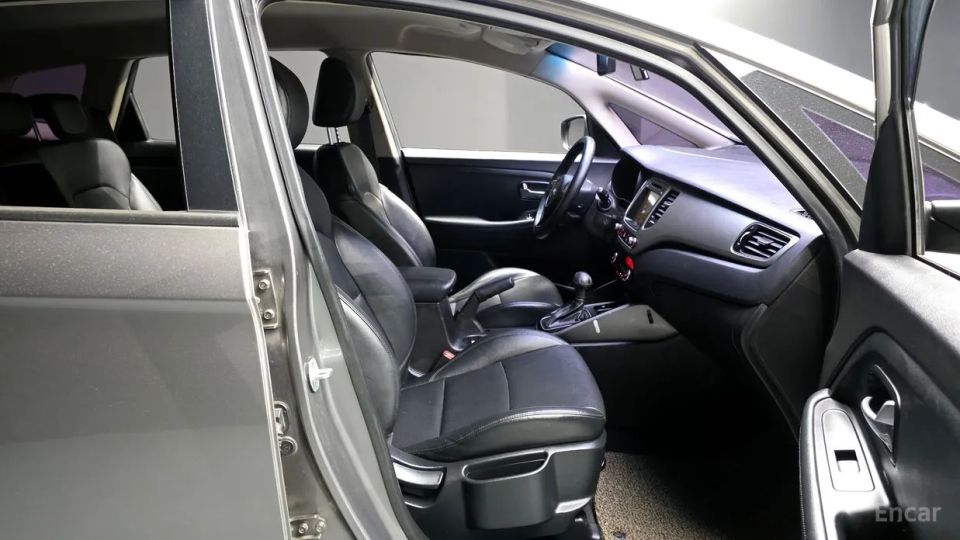 Kia Carens
