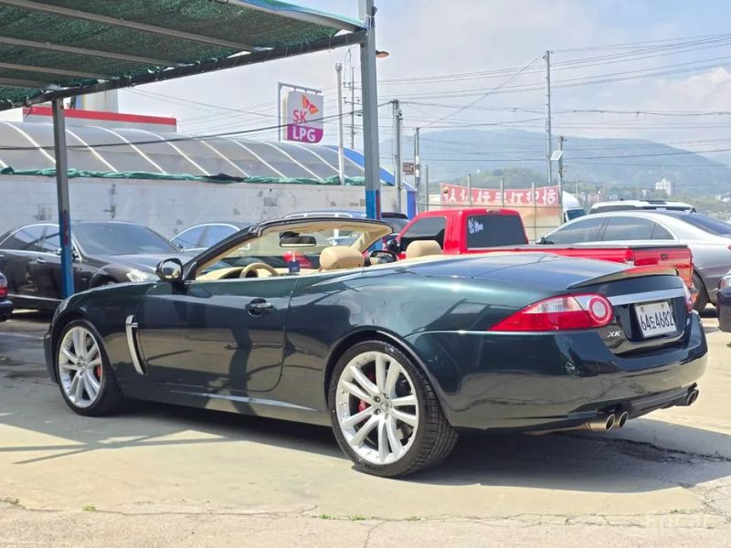 Jaguar XKR