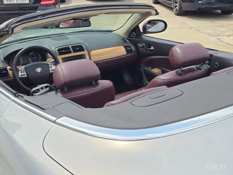 Jaguar XKR