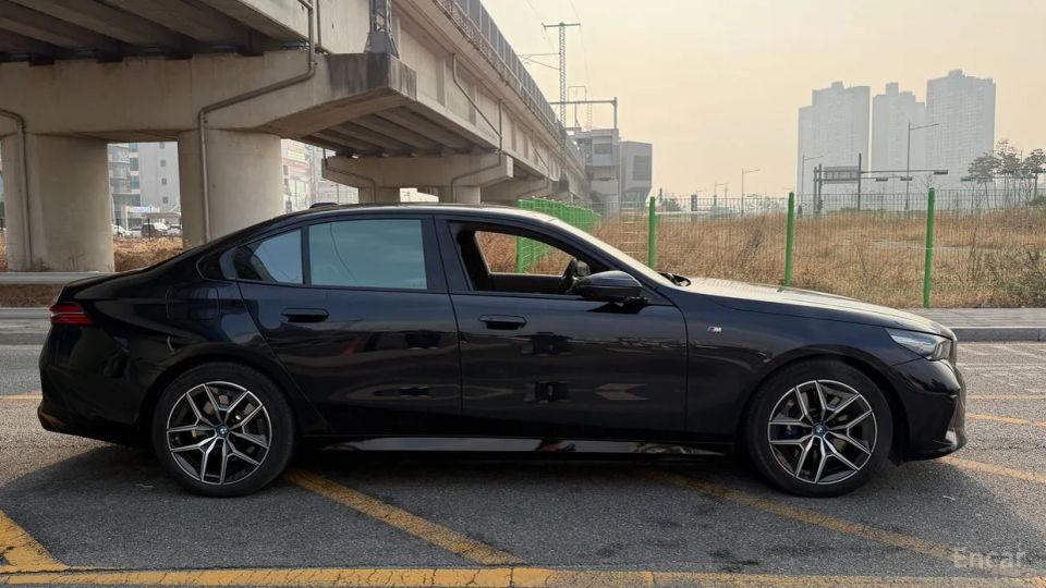 BMW i5