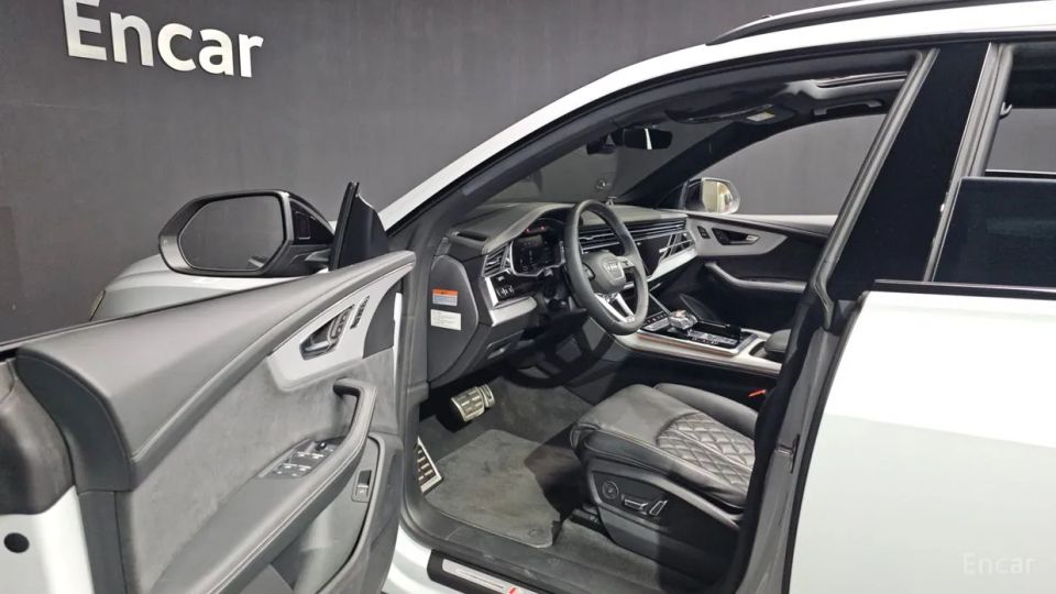 Audi Q8