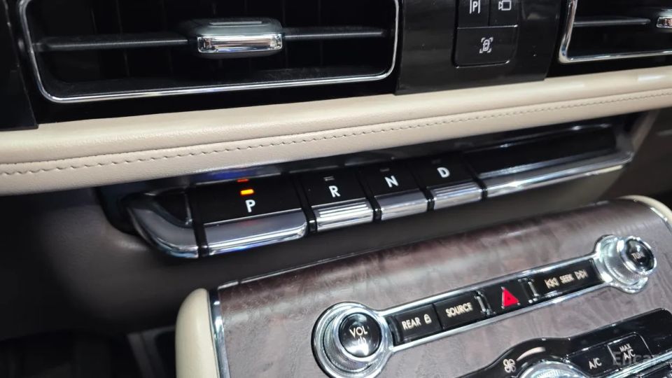 Lincoln Aviator