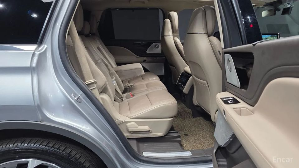 Lincoln Aviator