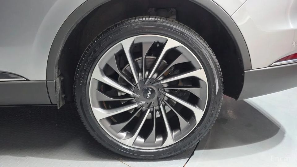 Lincoln Aviator