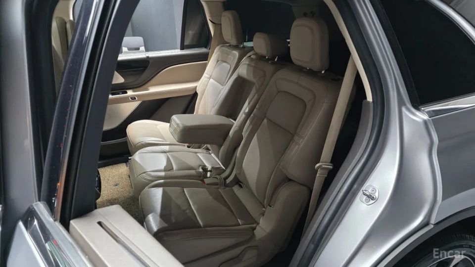 Lincoln Aviator