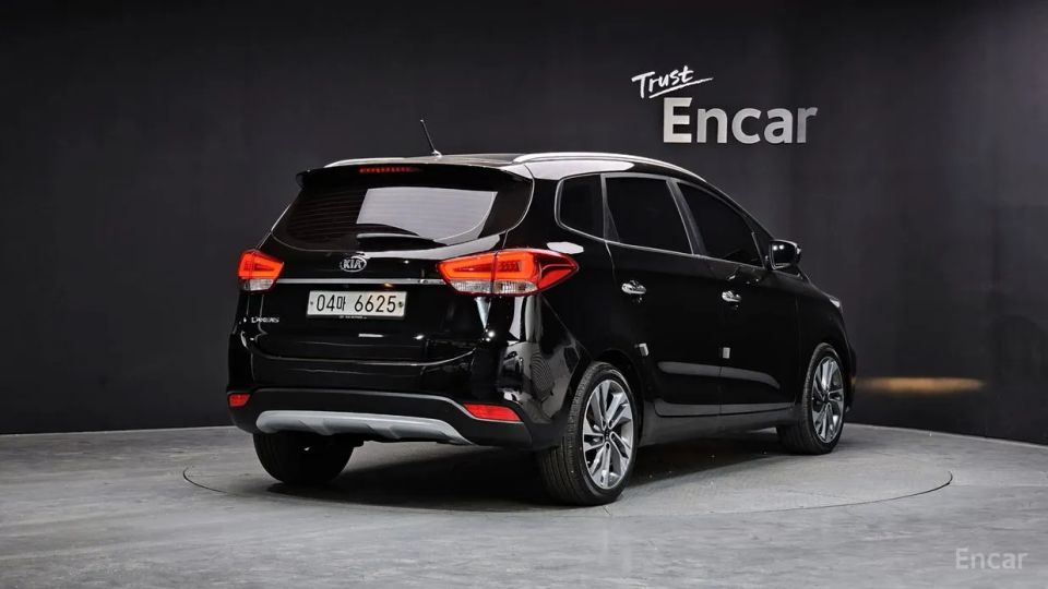 Kia Carens